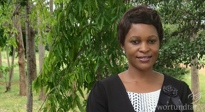 Clara John Soko im Garten von KIUMA portrait of Clara John Soko