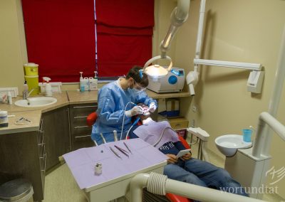 Dental practice with patient and doctor during treatment - Refugees in Greece