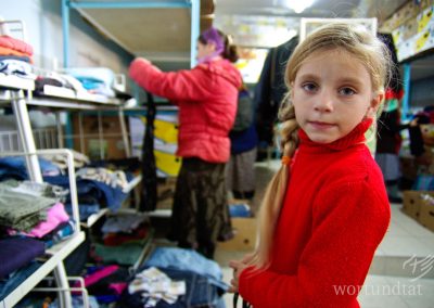 Girl in clothing chamber of wortundtat in the Republic of Moldova Social-affairs