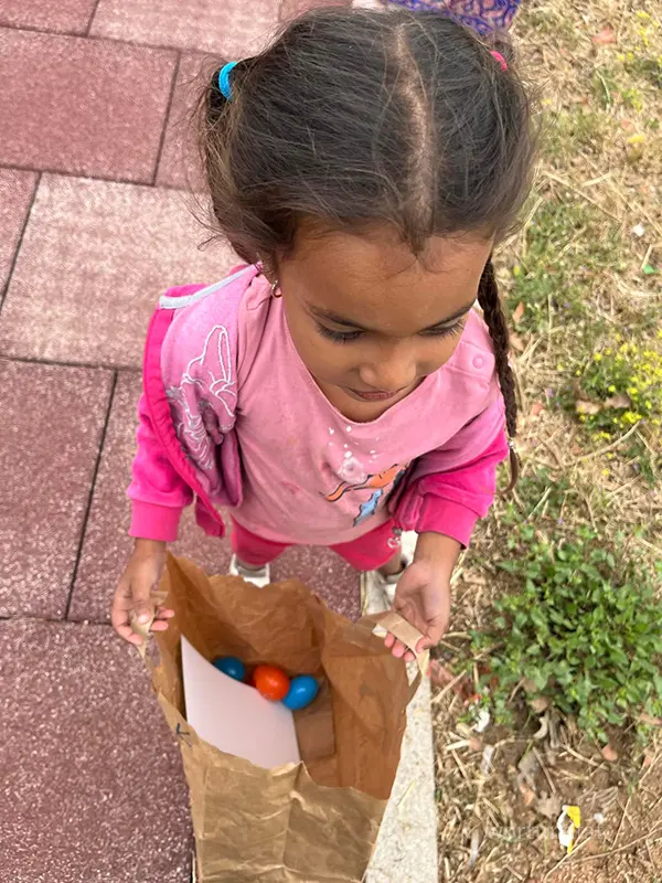 „Petalouda Griechenland - Osterfeier für Roma-Kinder“