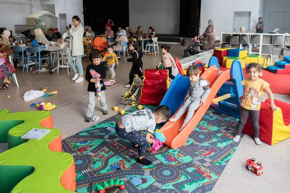 Kinderarmut Dortmund – Spielende Kinder im Eltern-Café 