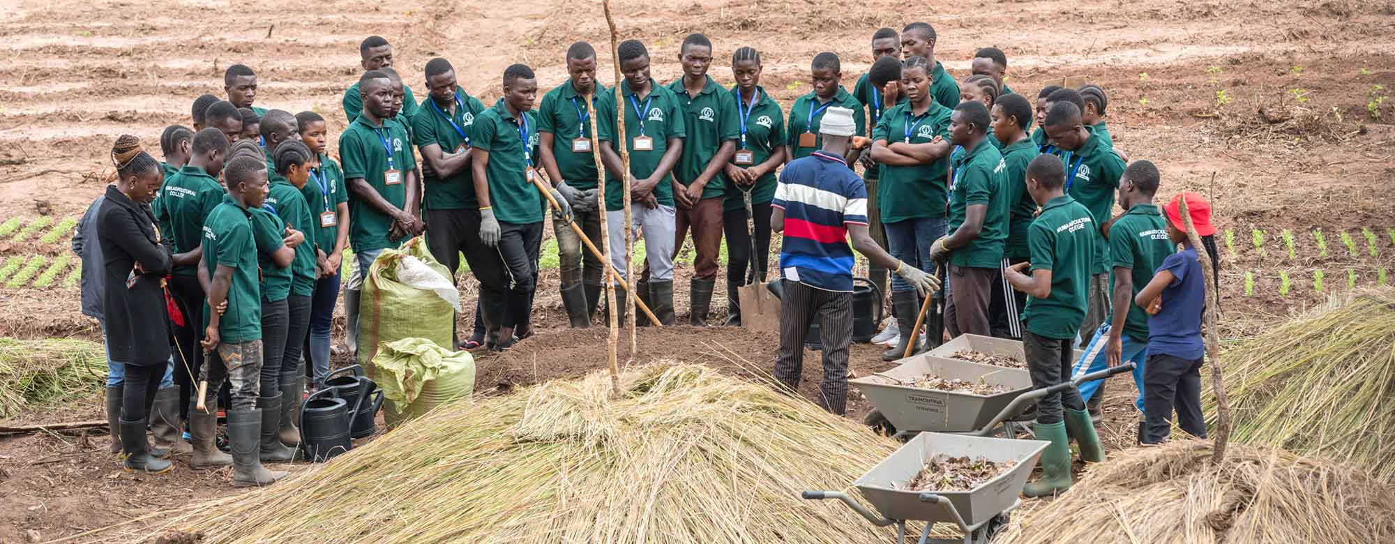 wortundtat-hoffnung-waechst-auf-den-feldern-tansania-landwirtschaft-ausbildung-header Landwirtschaft Ausbildung Tansania - Hoffnung wächst auf den Feldern Tansanias